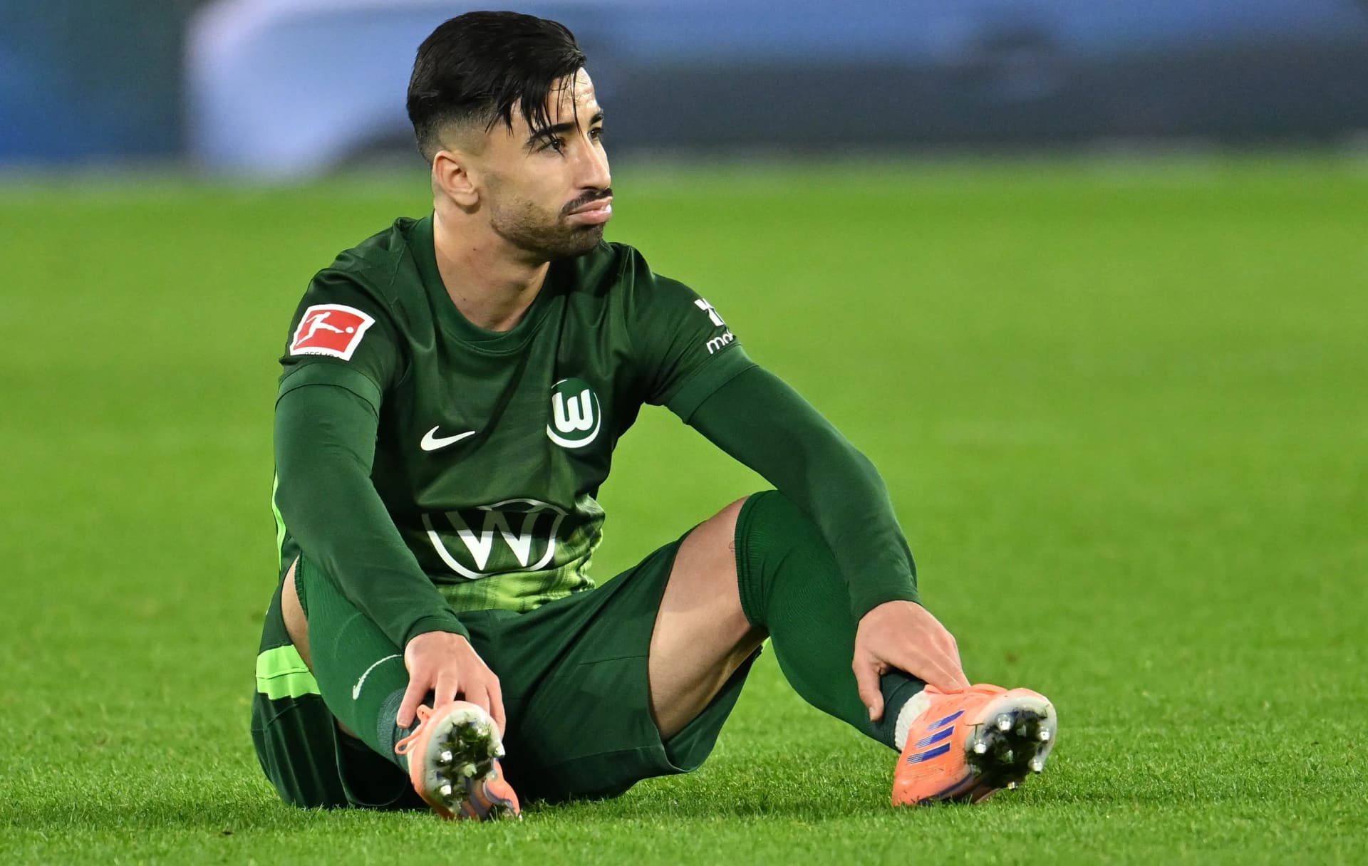 Amoura écarté à Wolfsburg : l'Algérie tremble pour le Mondial