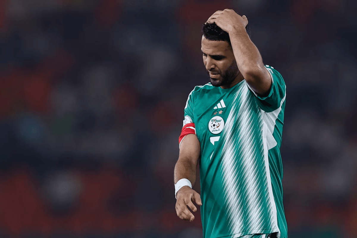 Mahrez : un ex-international conteste son statut en EN