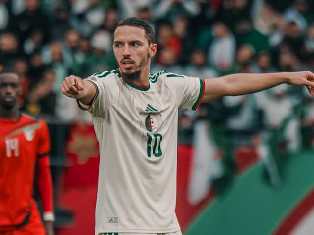 Titraoui sur le banc, Bennacer chez lui : les choix qui interrogent