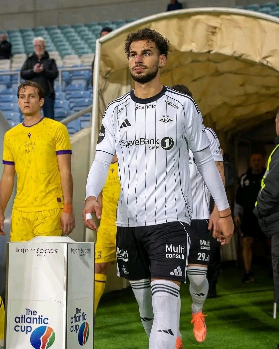 Trois matchs, trois buts : Chiakha force le destin