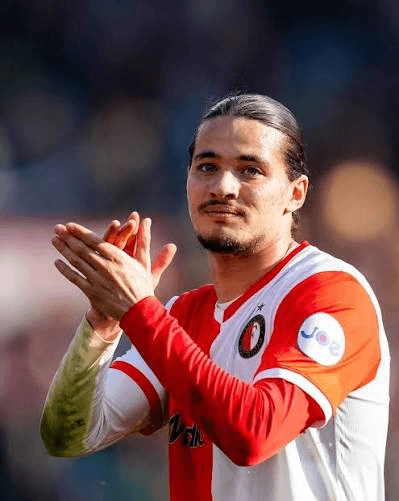 L'Arabie saoudite annonce un accord, Feyenoord dément : le cas Hadj Moussa s'enflamme