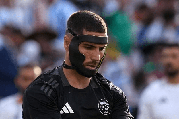 Zidane purge, Mastil hérite des gants