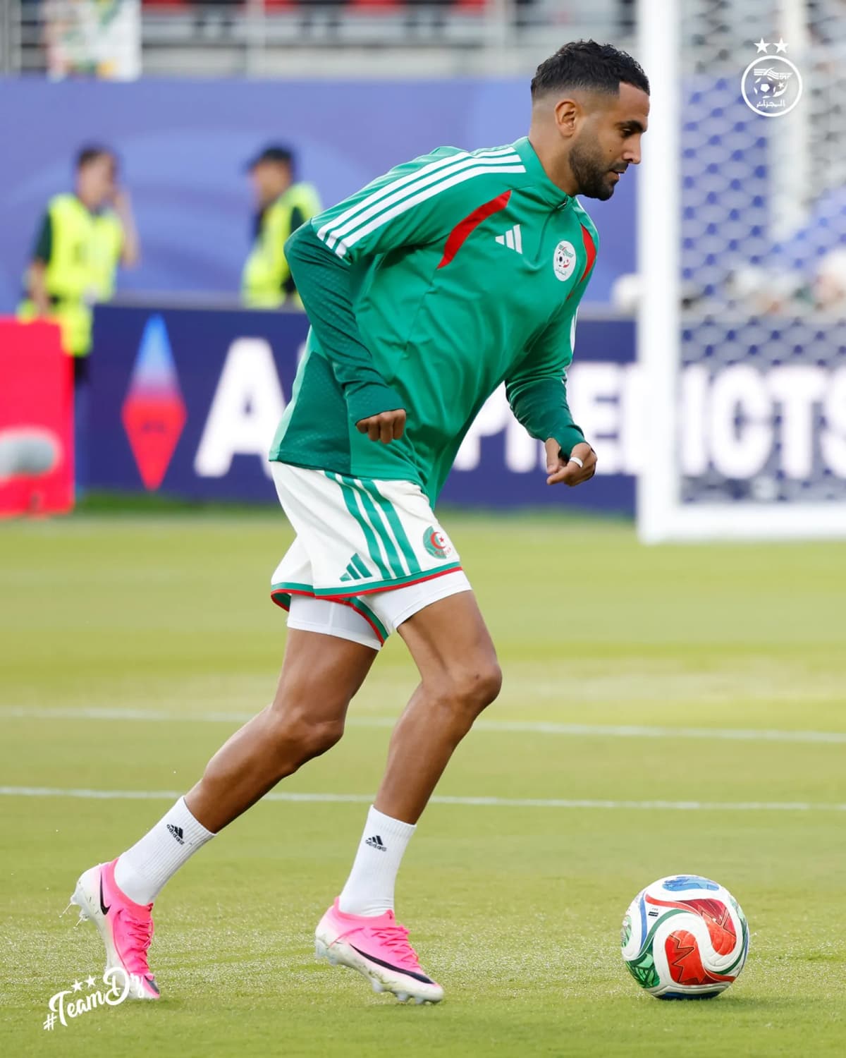 Mahrez tire sa révérence dans l'indifférence des supporters en colère