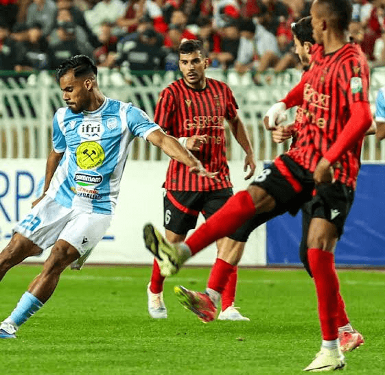 Ligue 1 : l'USMA tombe à Rouissat, le CRB respire